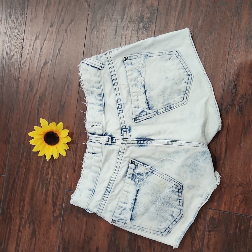 That's it Jeans Shorts 💫 - Picture 5 of 9